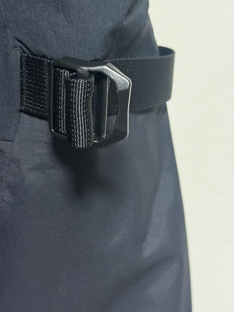 サロモン ABSOLUTE 3L レディース用　ビブシェルパンツ サイズS 新品