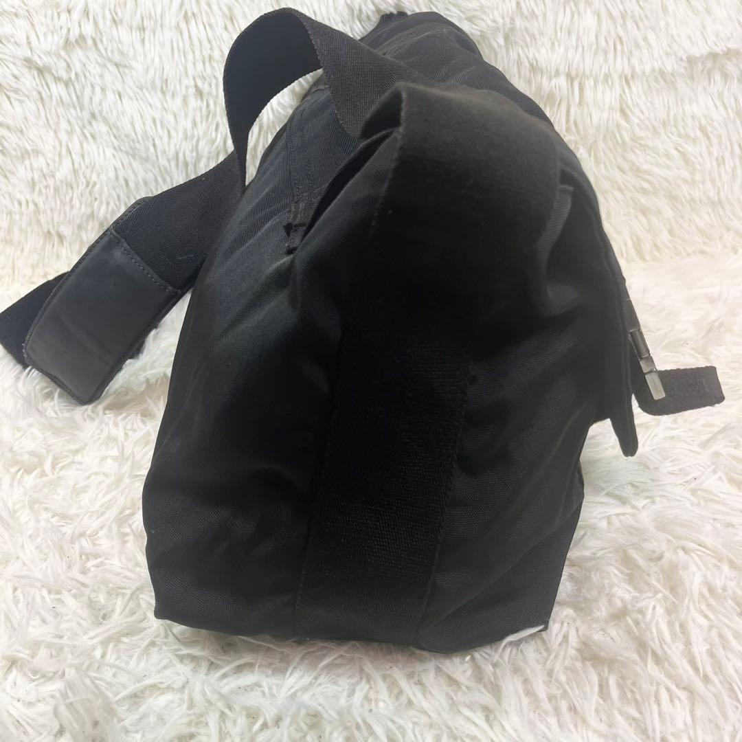 GUCCI グッチ ショルダーバッグ 斜め掛け