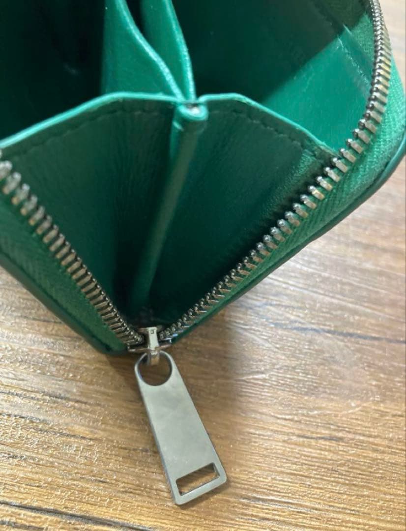 BOTTEGA VENETA ケース（グリーン）