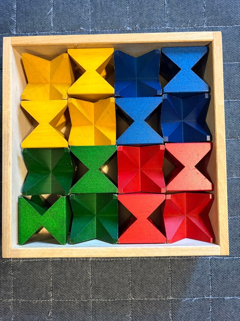 ネフスピール　木製知育パズルセット