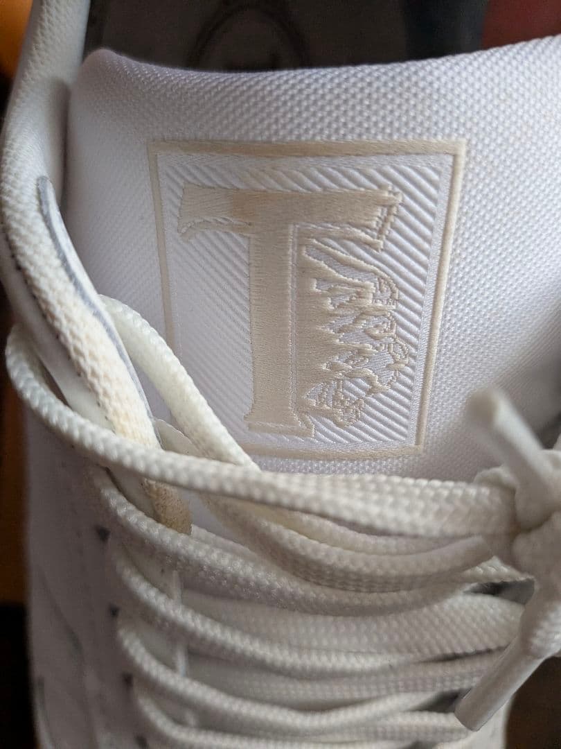 ルパン4世様♡お値下げ!!【TOD'S 】付属品全てあり♡ホワイト　スニーカー