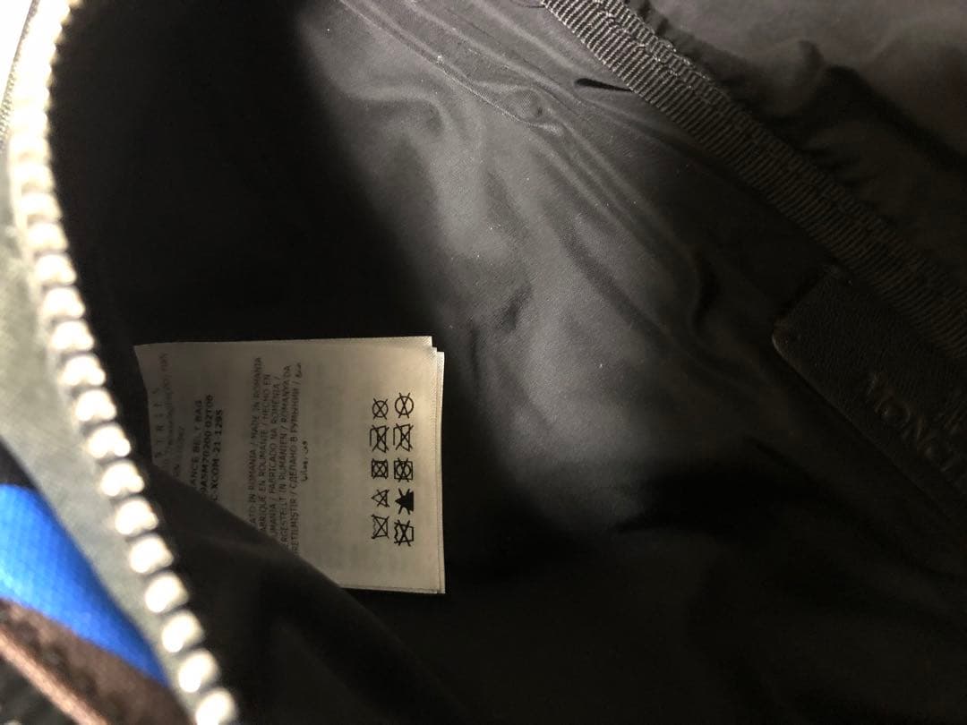 MONCLER カモフラージュ ボディバッグ