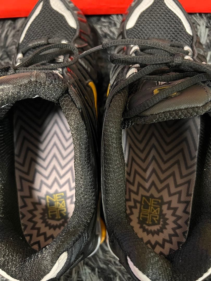 Nike Shox ブラック/ゴールド