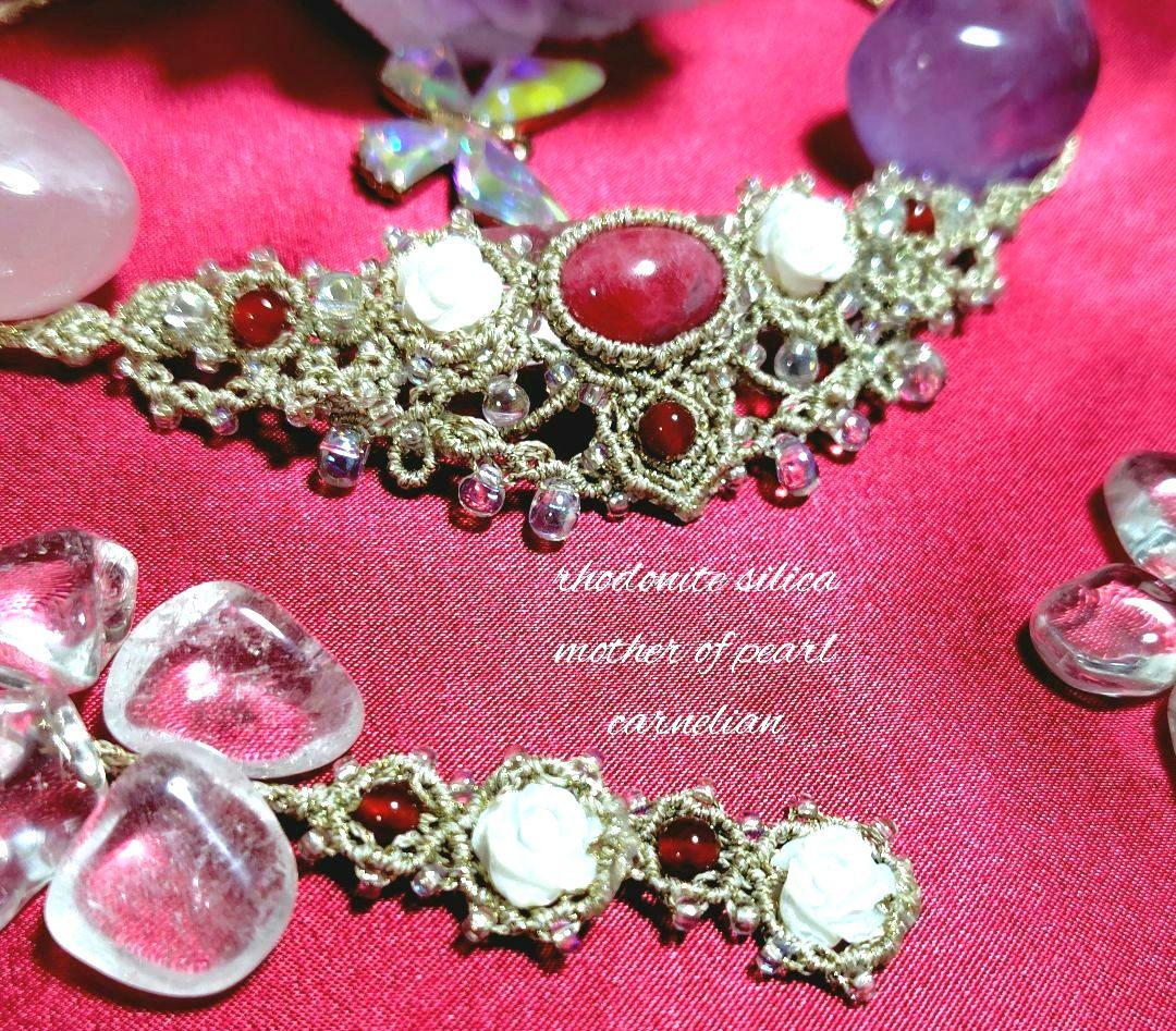 ✩ロードナイトシリカ、マザーオブパール、カーネリアンマクラメ編みネックレス