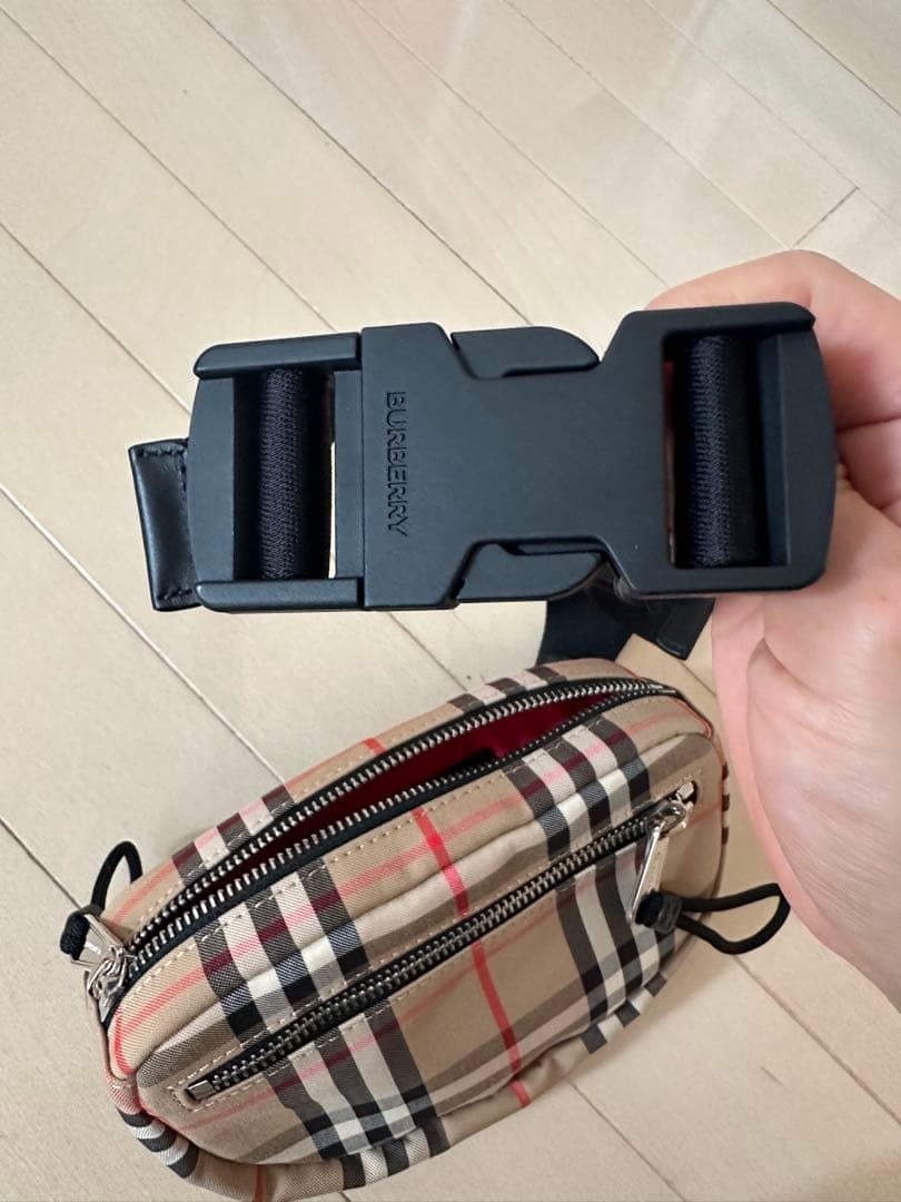 Burberry チェック柄 ボディバッグ