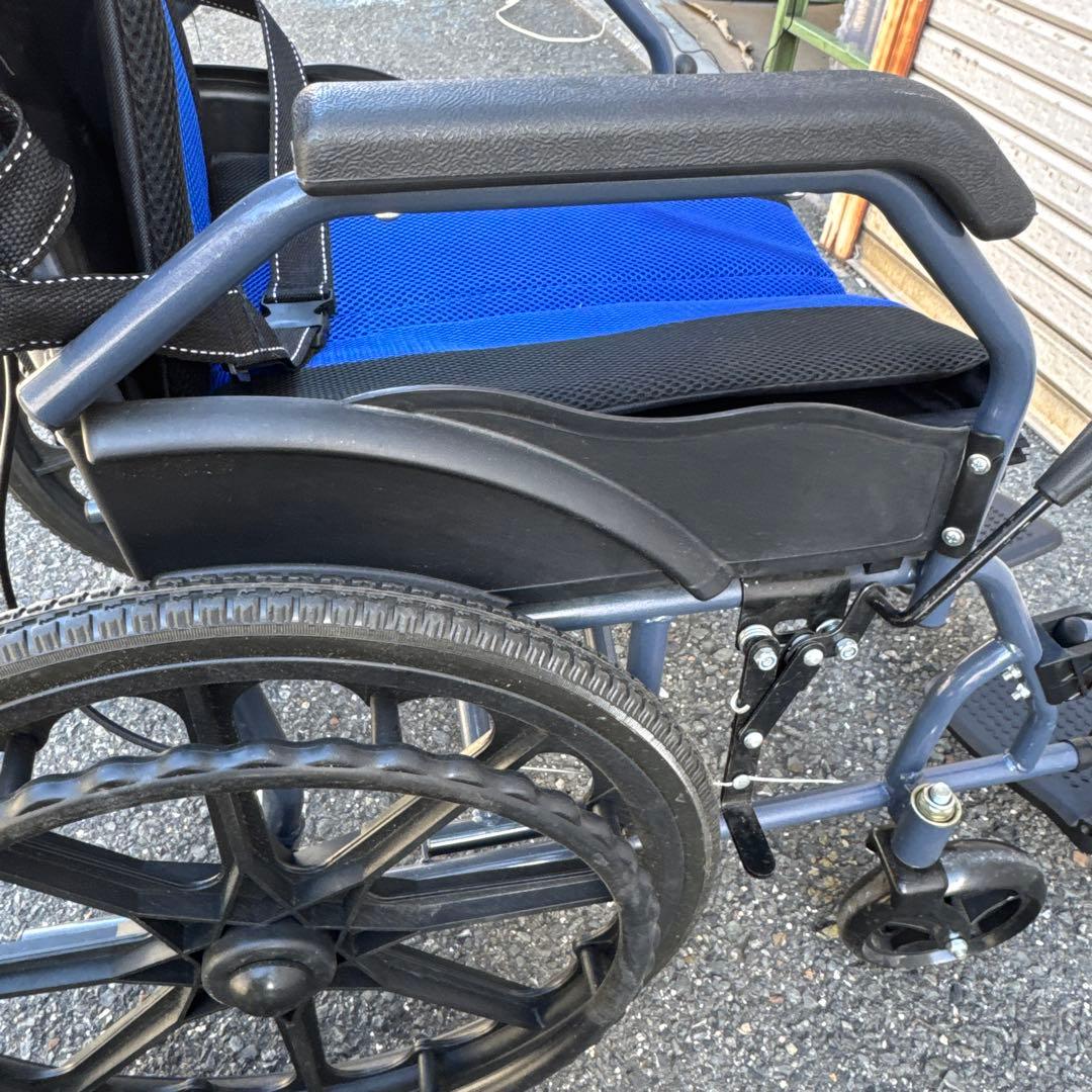 ノーパンクタイヤ 折りたたみ式 自走用車椅子 介助兼用【A-214】