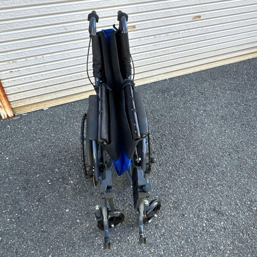 ノーパンクタイヤ 折りたたみ式 自走用車椅子 介助兼用【A-214】