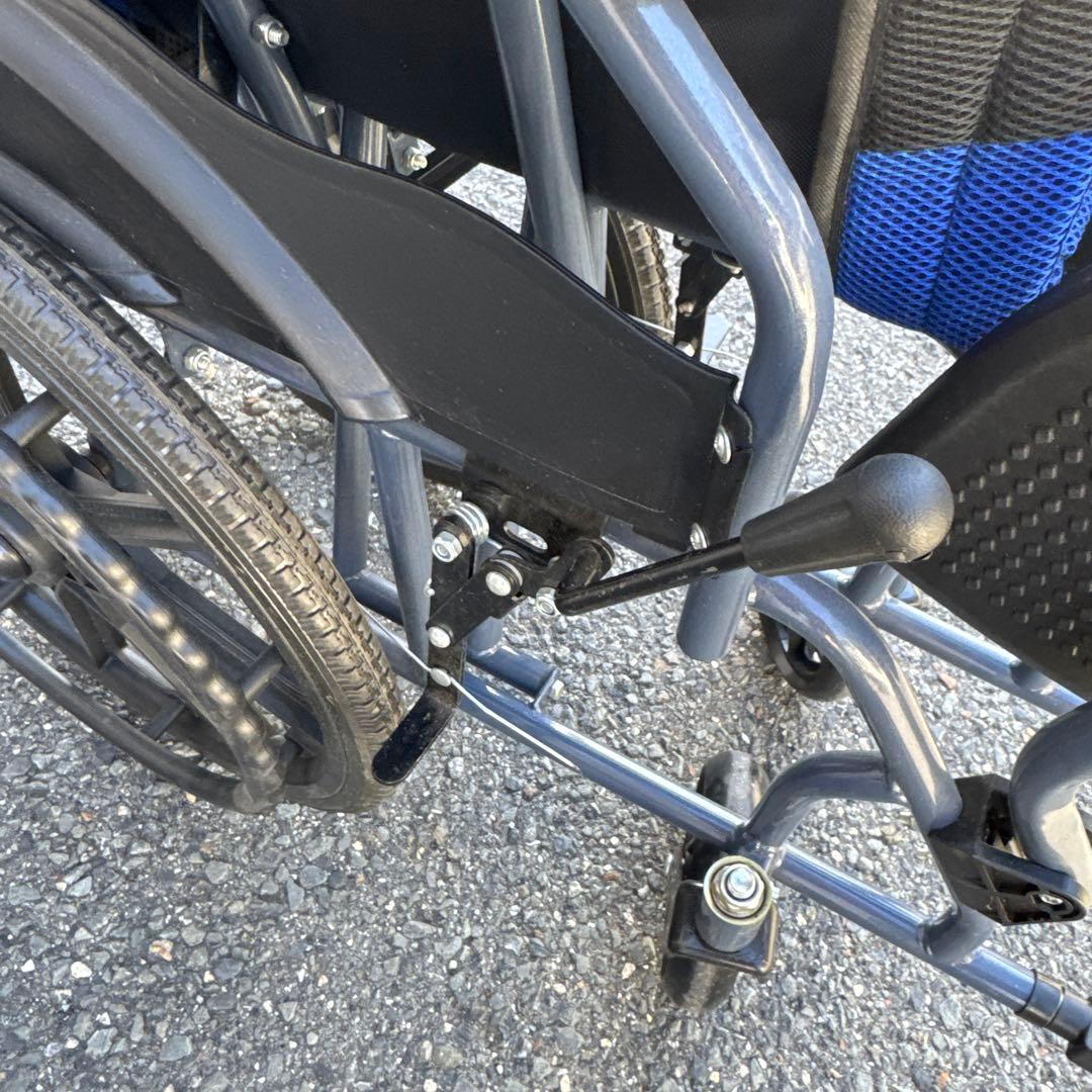 ノーパンクタイヤ 折りたたみ式 自走用車椅子 介助兼用【A-214】