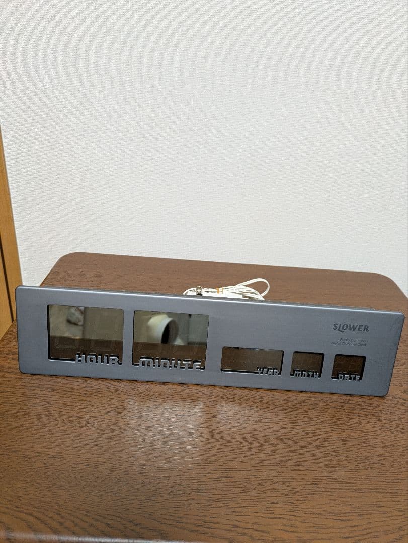 SLOWER デジタル置時計 ACアダプター付き