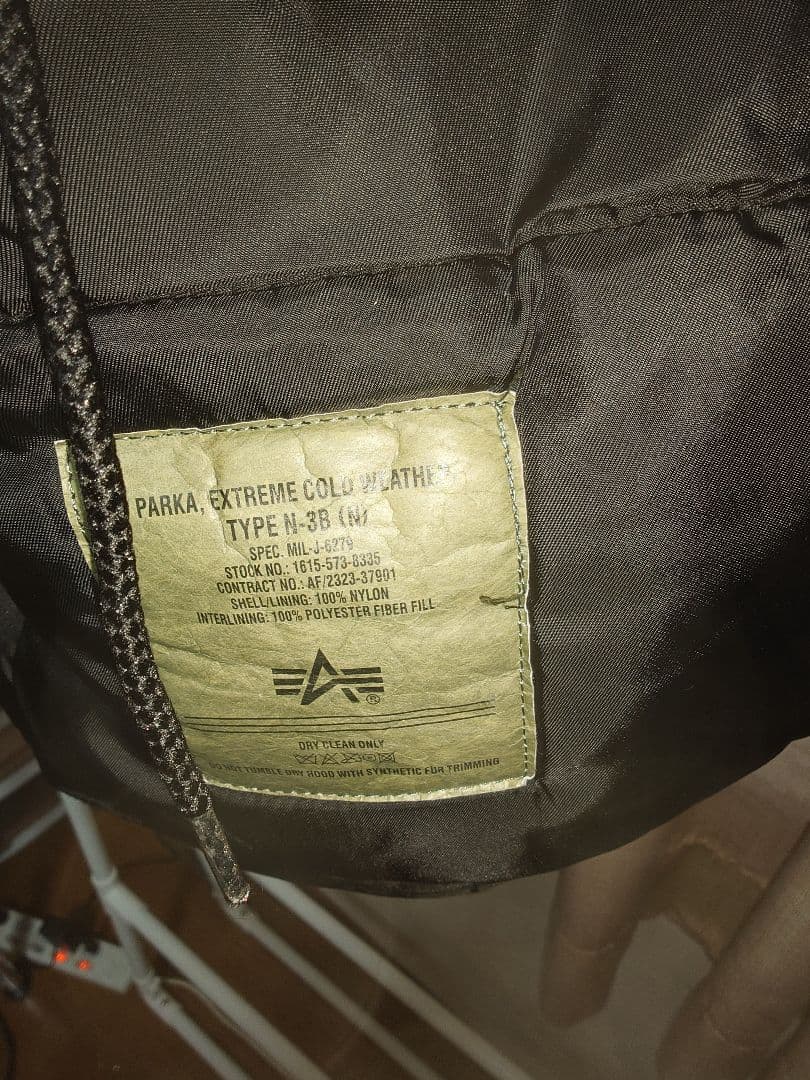 ALPHA INDUSTRIES ブラックダウンジャケット X-LARGE