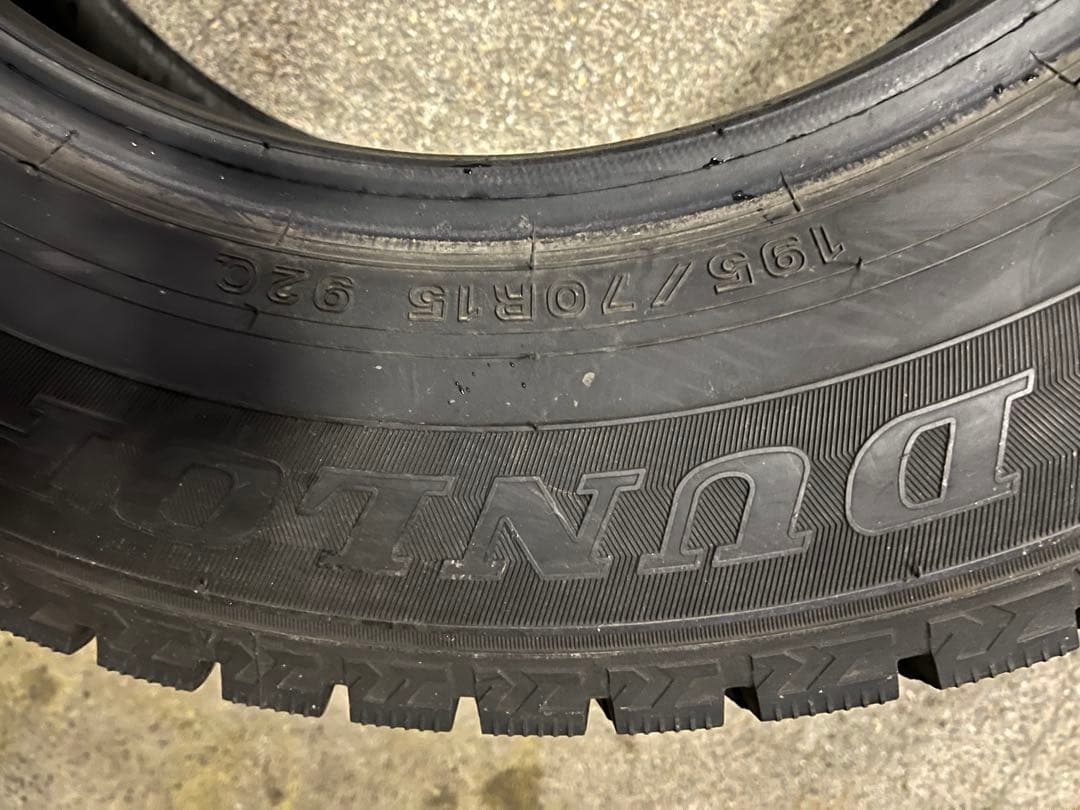 DUNLOP スタッドレスタイヤ 195/70R15