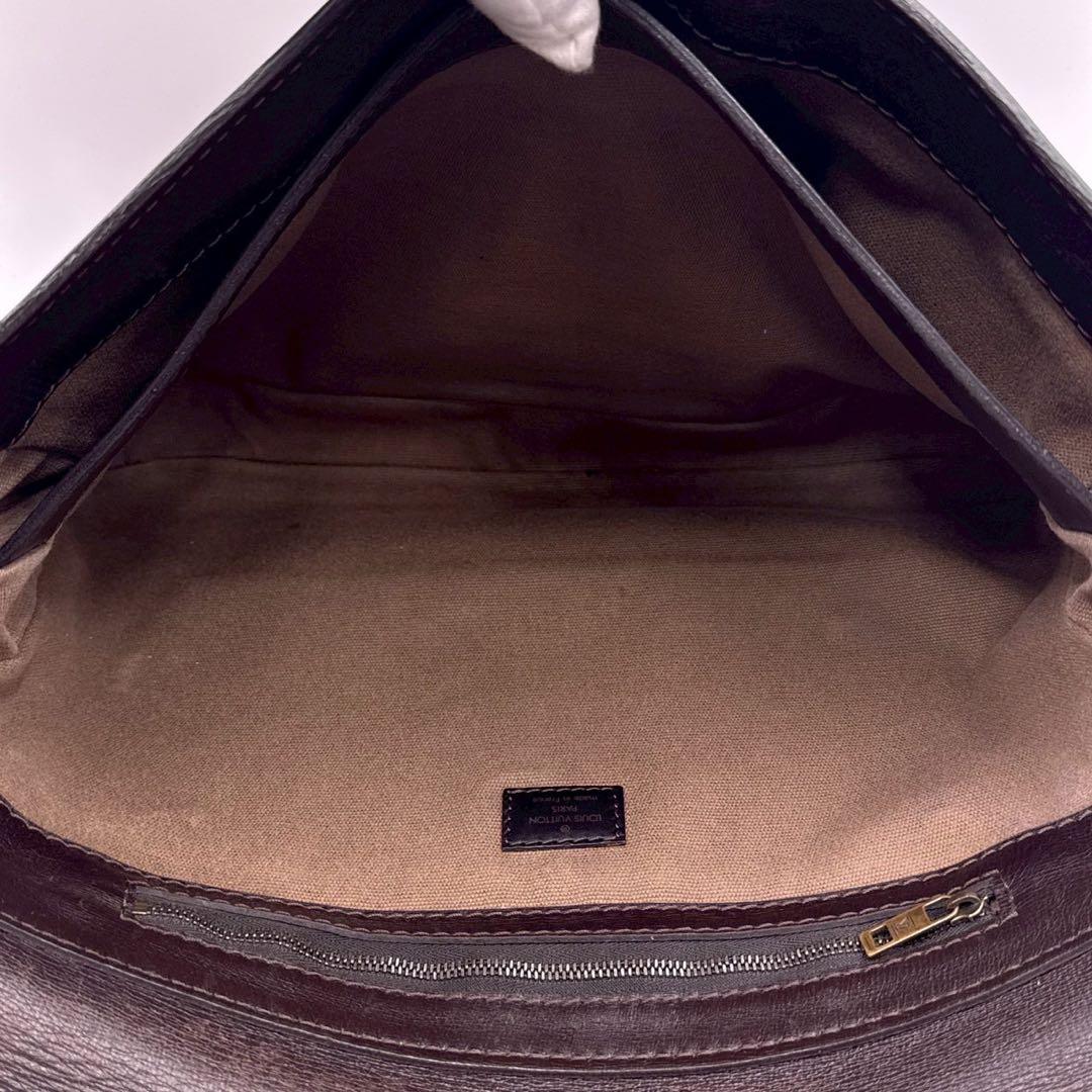 LOUIS VUITTON ルイヴィトン ユタ オマハ メッセンジャーバッグ