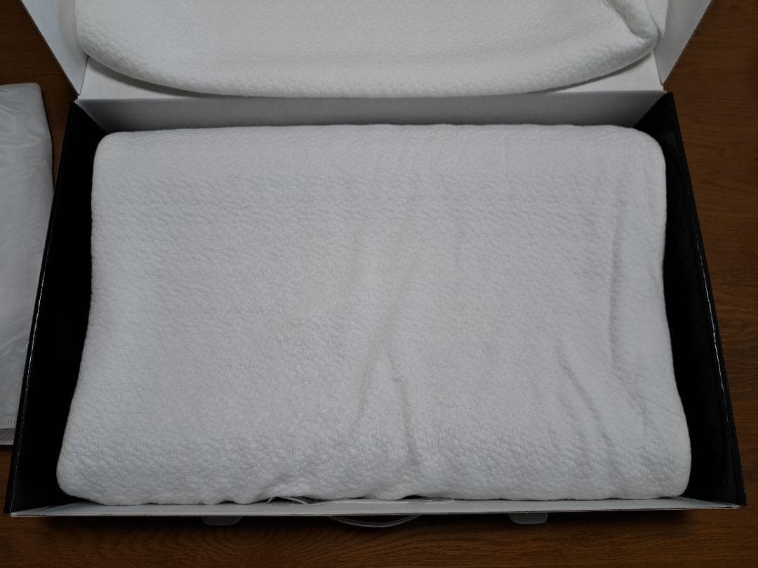 ヒツジのいらない枕 テンセル枕カバー付 至極　別売り予備カバー付き