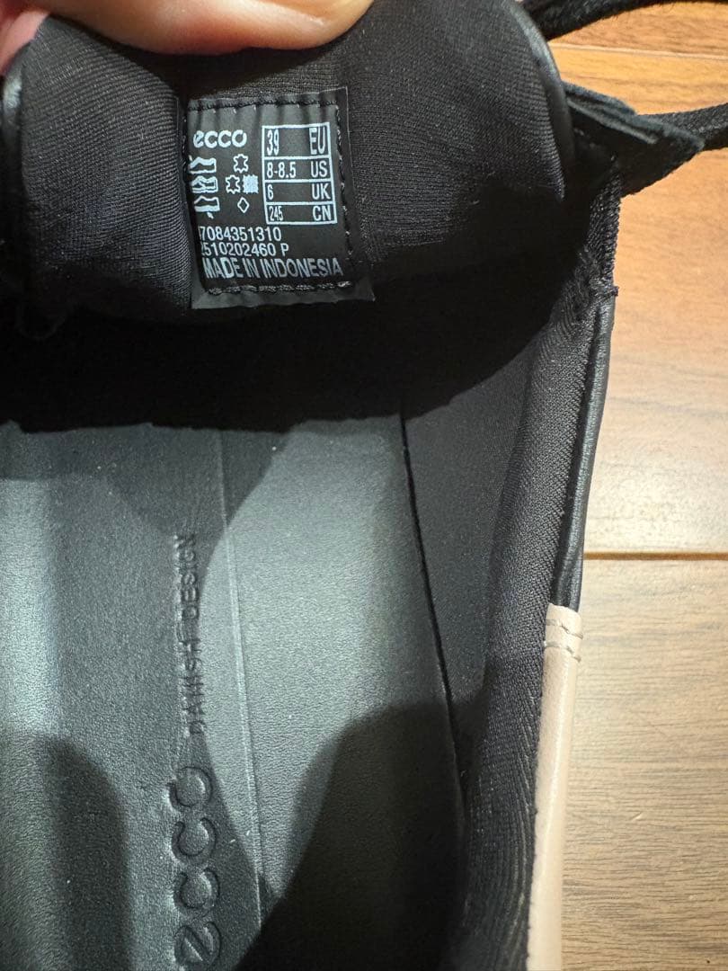 エコー ecco レザースニーカー24.5cm 新品未使用