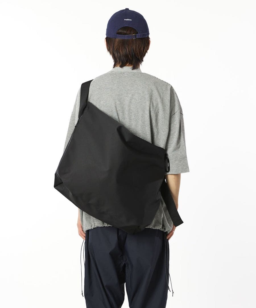 完売 meltum NYLON MESSENGER BAG BLACK