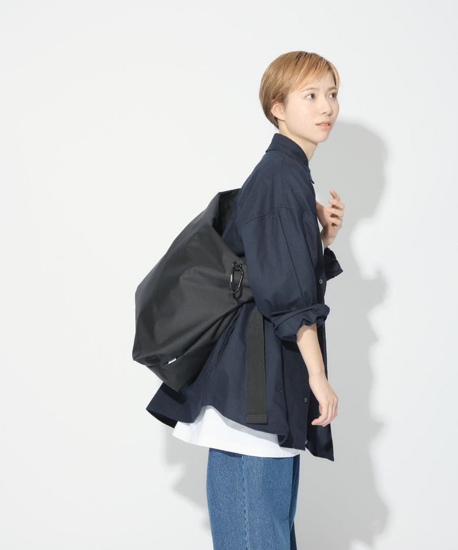 完売 meltum NYLON MESSENGER BAG BLACK