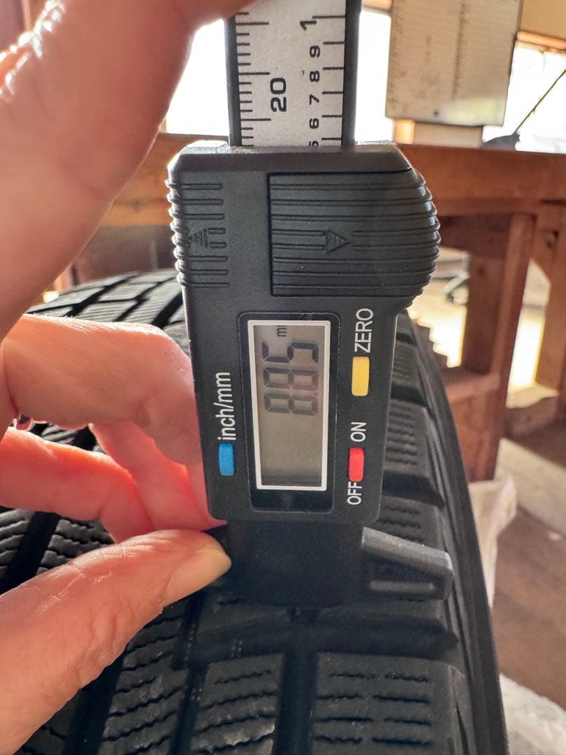 2023年11月新品購入バリ山スタッドレスタイヤ 15インチホイールセット