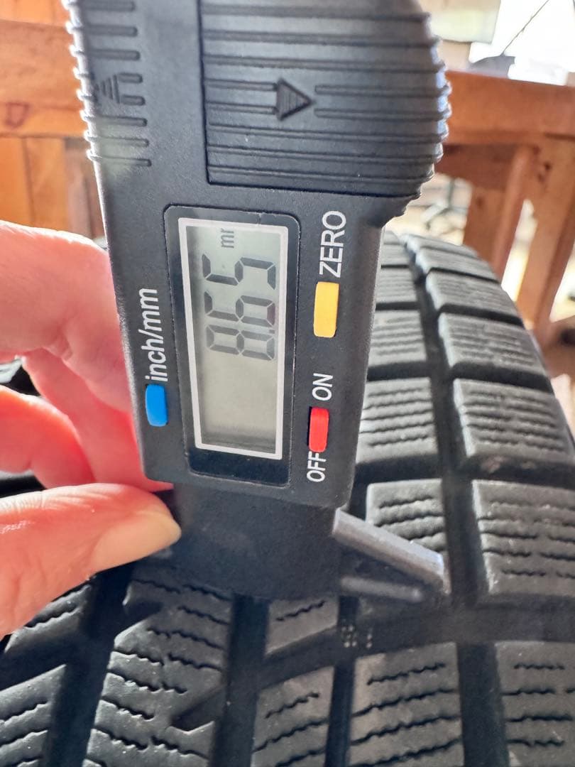 2023年11月新品購入バリ山スタッドレスタイヤ 15インチホイールセット