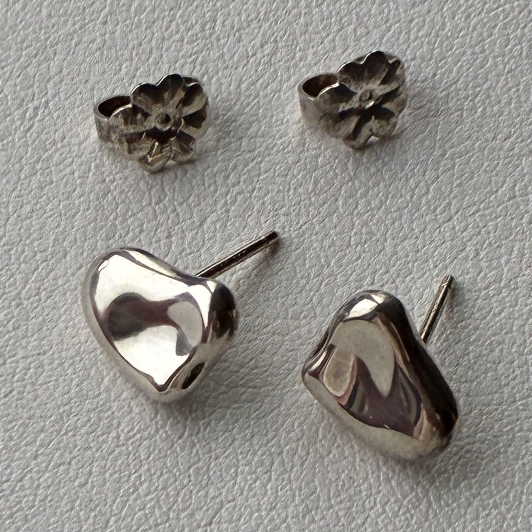 チューラ・ブルー です！TIFFANY & Co. フルハート ピアス