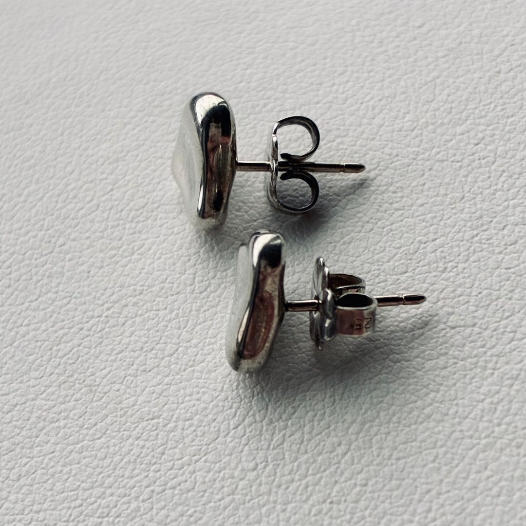 チューラ・ブルー です！TIFFANY & Co. フルハート ピアス