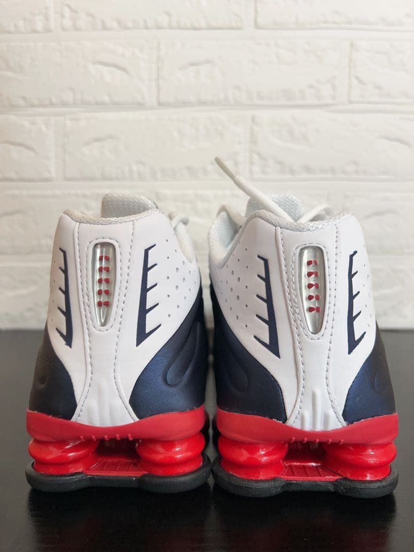 特価セール　ナイキ ショックス R4 メンズ　シューズHQ1988-400