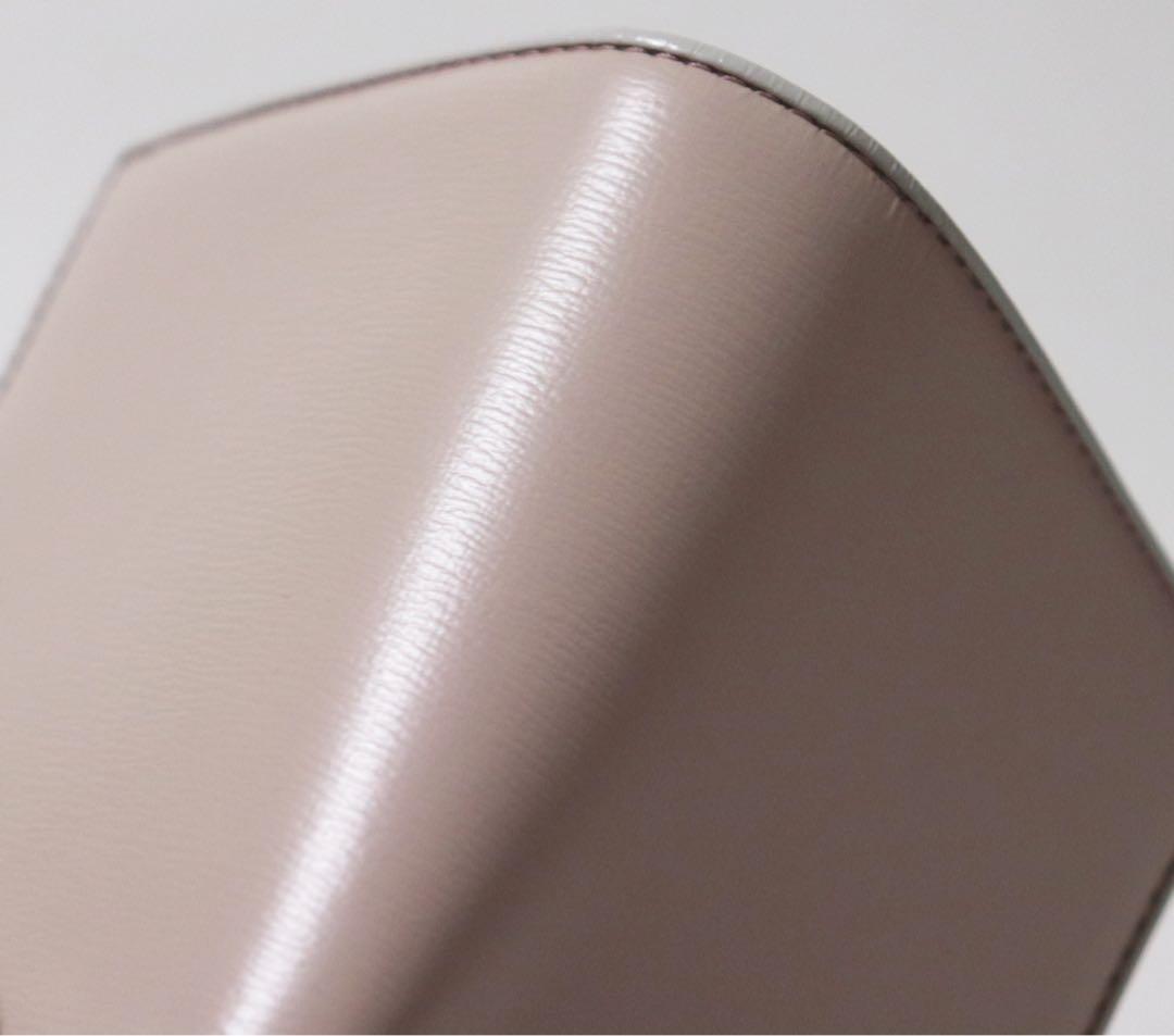 《アニエスベー》箱付新品 型押しレザー がま口2つ折り財布 口金 ウォレット