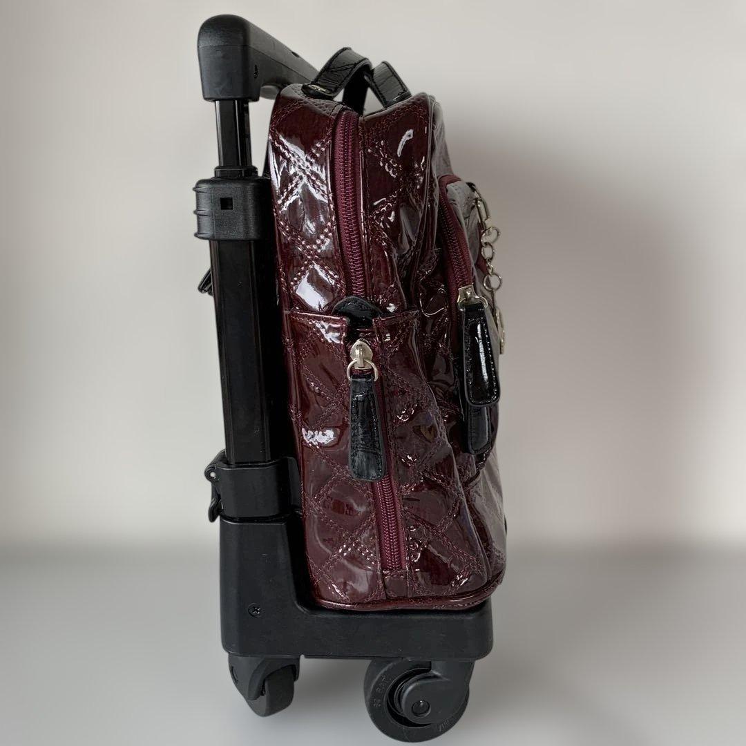 スワニーＳｗａｎｙキャリーショッピングバッグ　エナメルエマイロボルドー