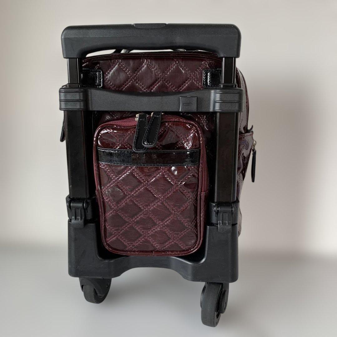 スワニーＳｗａｎｙキャリーショッピングバッグ　エナメルエマイロボルドー