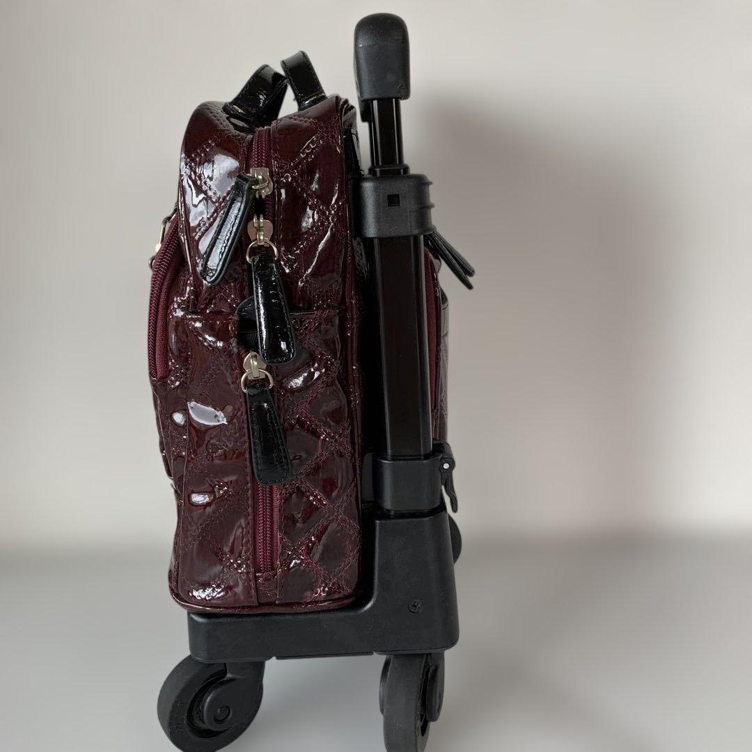 スワニーＳｗａｎｙキャリーショッピングバッグ　エナメルエマイロボルドー