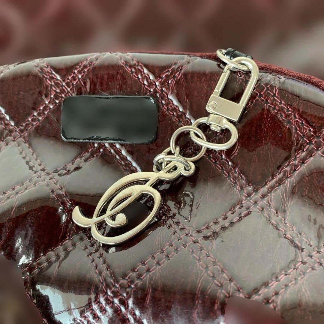 スワニーＳｗａｎｙキャリーショッピングバッグ　エナメルエマイロボルドー