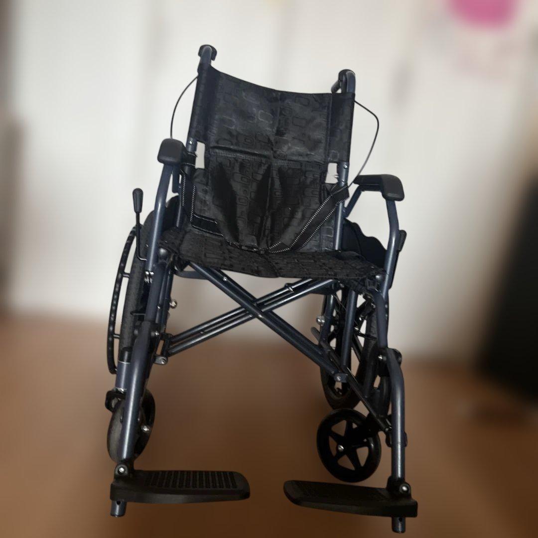 折りたたみ式自走用車椅子 ブラック