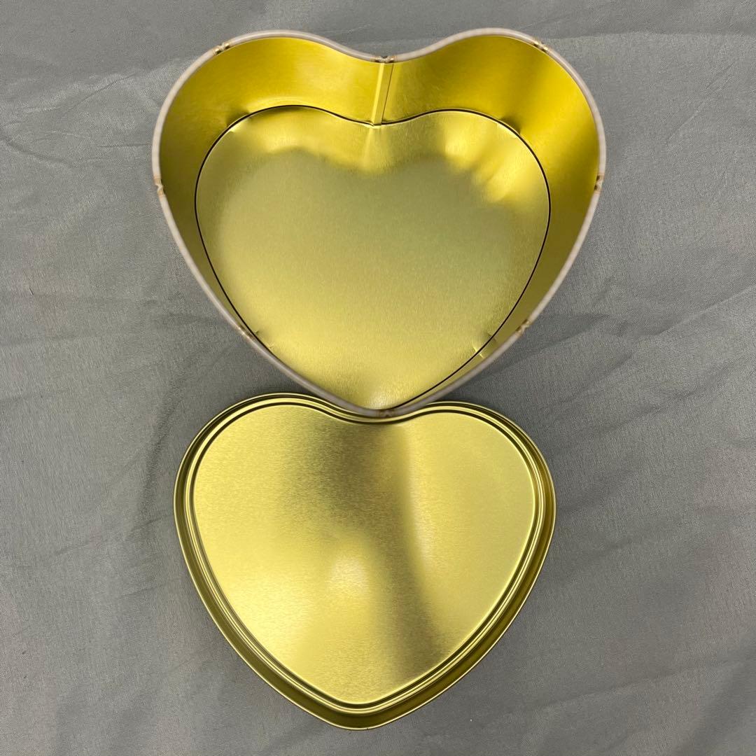 ポケモン　ピカチュウ　ハート型　缶ケース　可愛い　お菓子の缶　空き缶　缶のみ