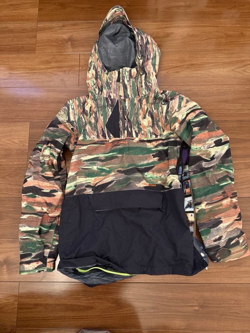 【shiitake 様】VOLCOM 迷彩 GORE-TEX スノーボードウェア
