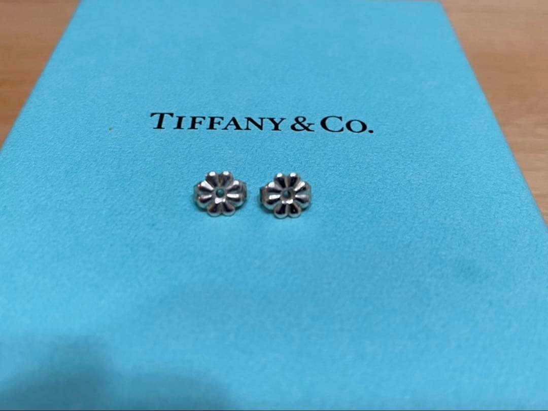 ティファニー ハートタグスタッド ピアス　リターントゥ Tiffany