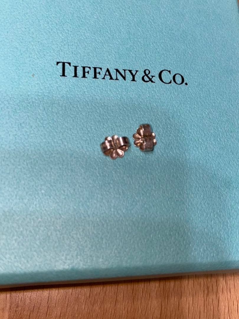 ティファニー ハートタグスタッド ピアス　リターントゥ Tiffany