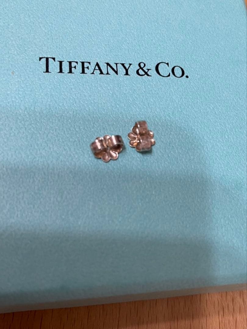 ティファニー ハートタグスタッド ピアス　リターントゥ Tiffany