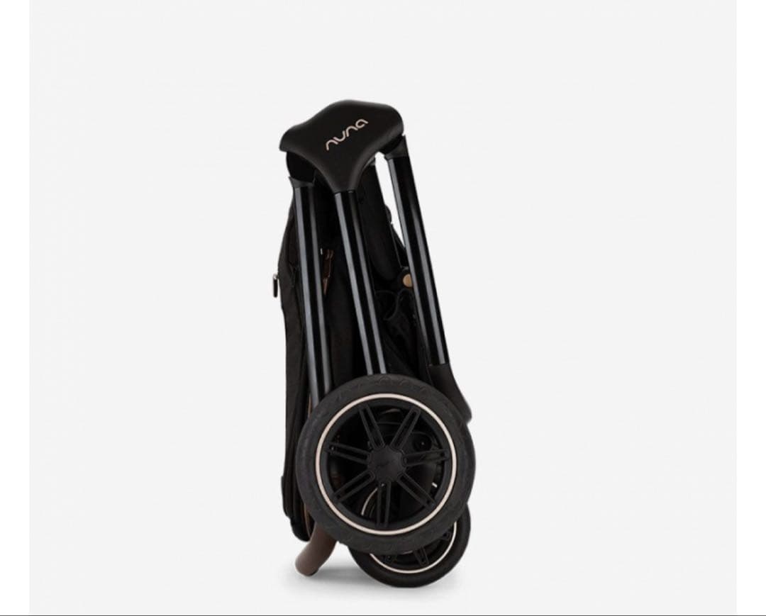 ヌナ　トリヴネクスト　nuna TRIV next riveted ベビーカー