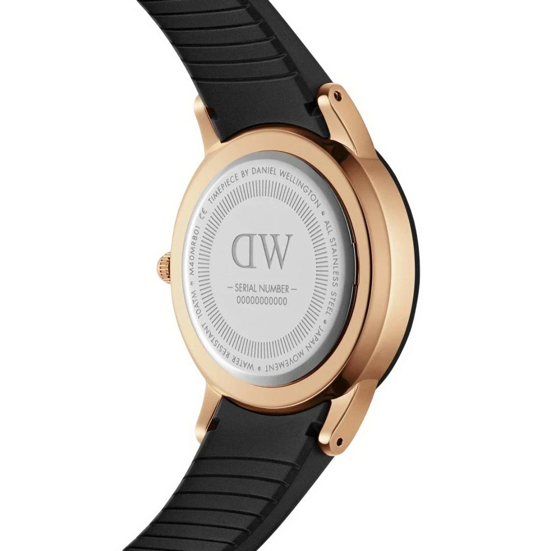 【新品未使用】Daniel Wellington ブラックラバーベルト防水腕時計