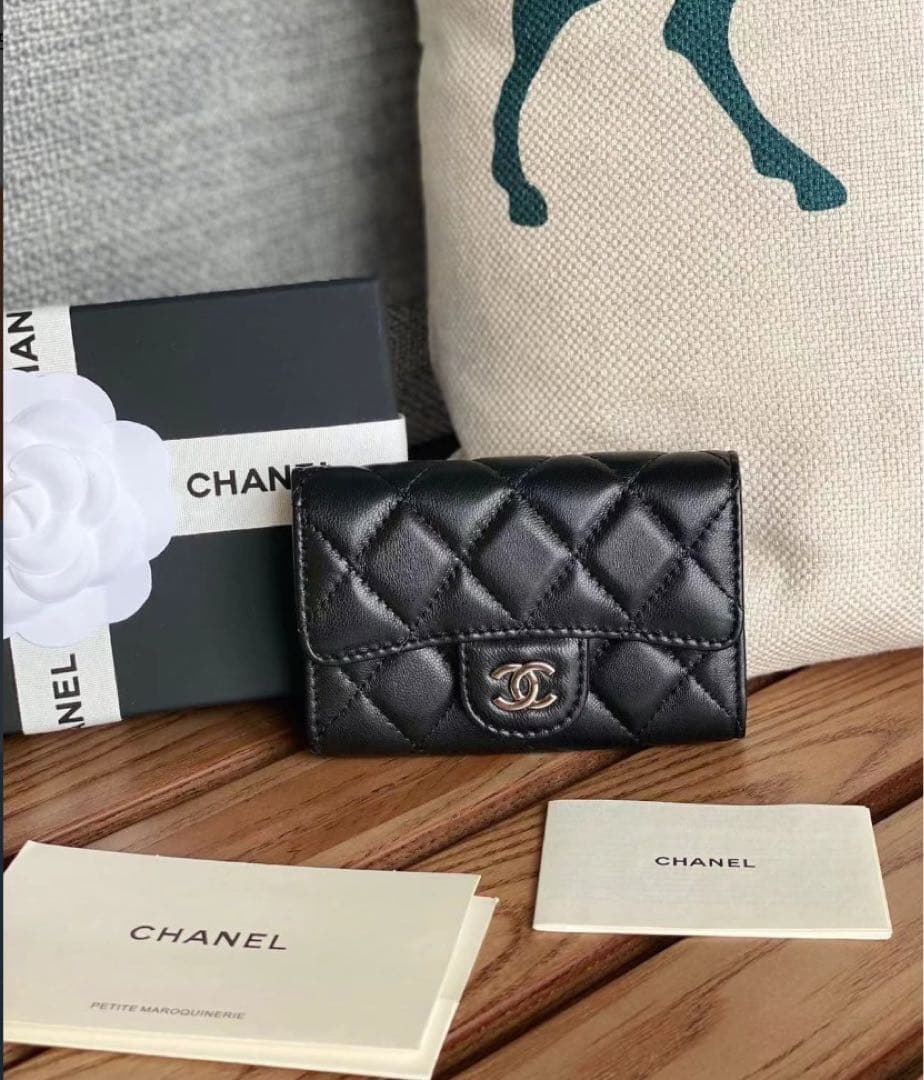 【中古・美品】CHANEL 三つ折り財布 ブラック