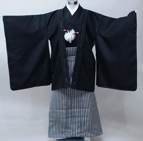 七五三 五歳 男児 紋付 羽織袴セット 合繊 海外製 黒無地 縞袴 紋入れ可