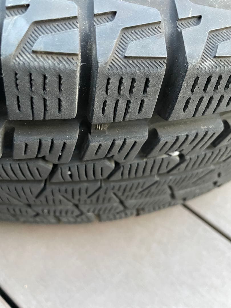 215/70R16 スタッドレスタイヤ 16インチ