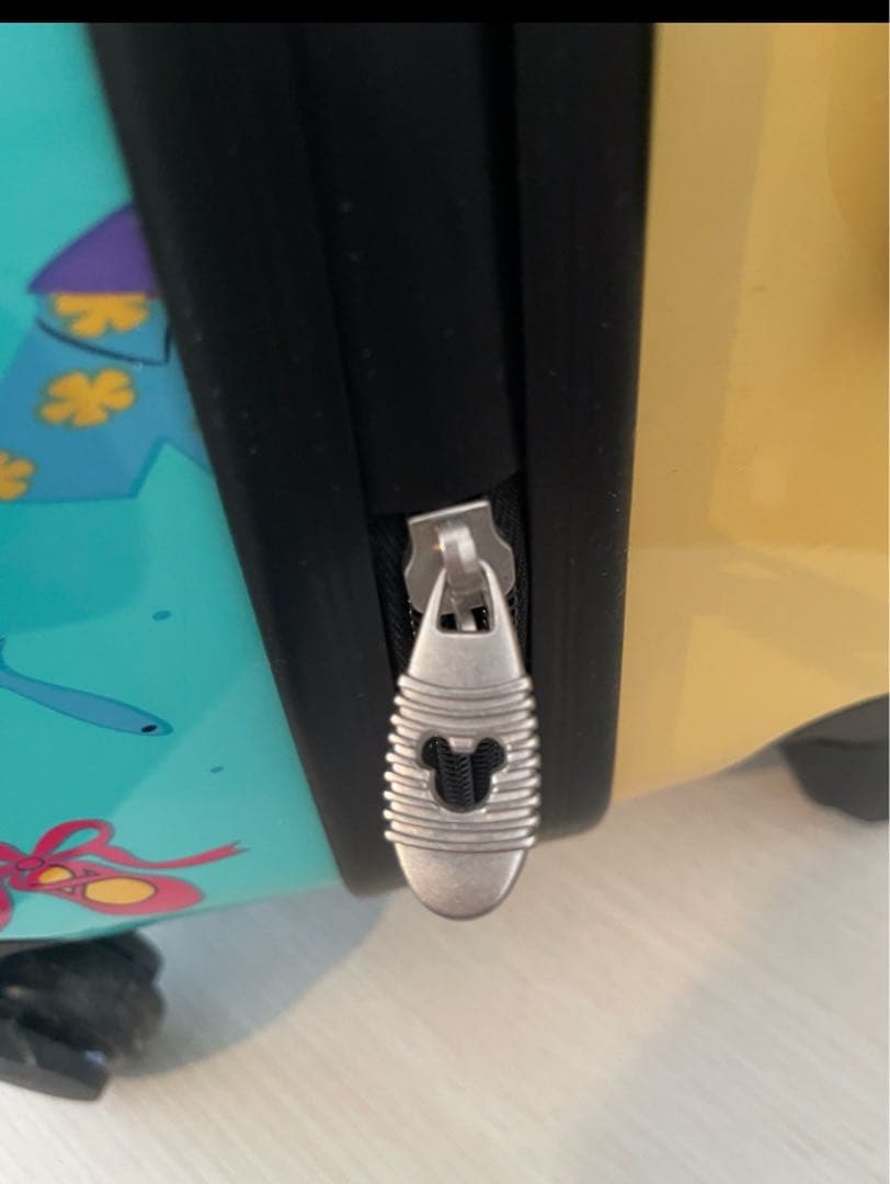 未使用タグ付ハワイアウラニディズニースーツケース　M(4〜7日用)