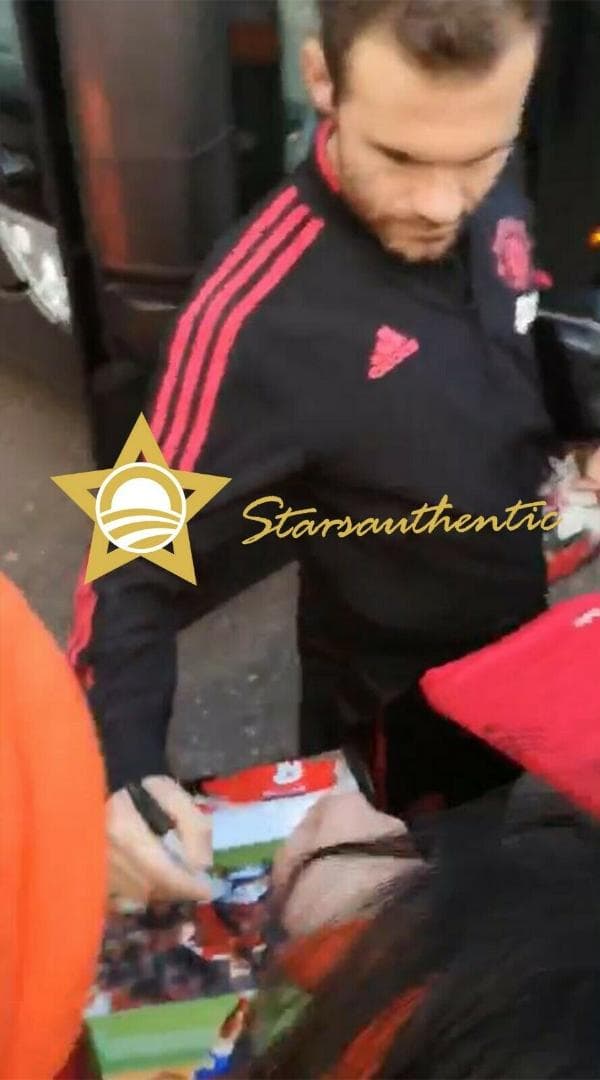 直筆サイン入り写真 フアン・マタ マンチェスター・ユナイテッドFC  鑑定済