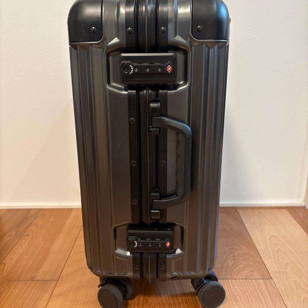 RICARDO リカルドスーツケース　37L ガンメタル