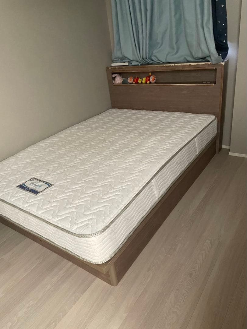 SimmonsのBeautyrestマットレス、エクストラハード仕様ダブルサイズ