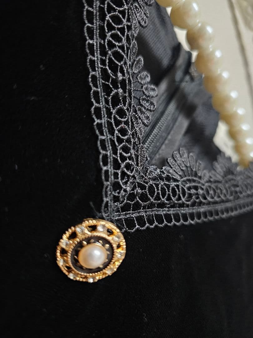 黒 ベルベット ワンピース Vネック　お洒落レース