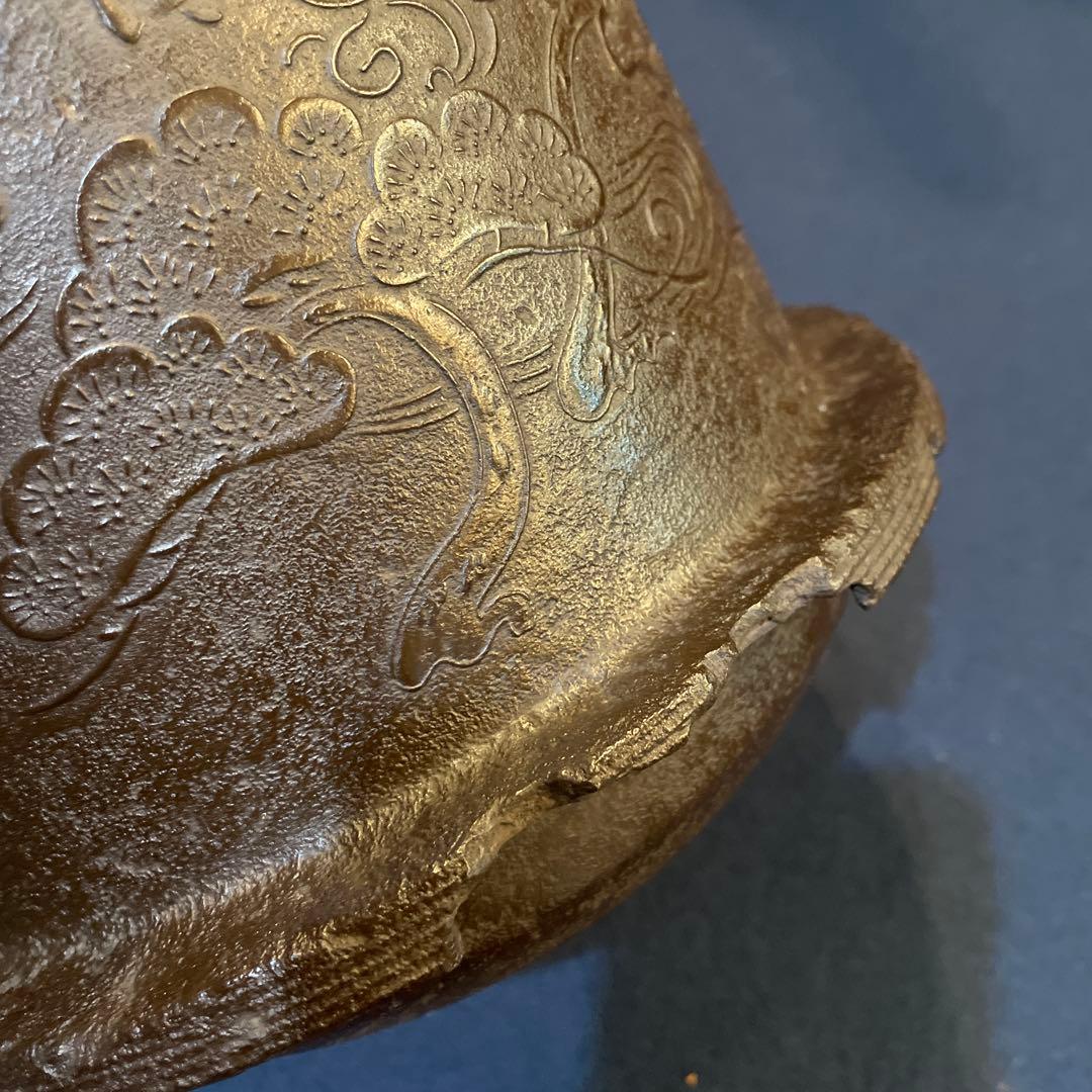 茶道具　釜師【大國 藤兵衛】(造)の※松地に波千鳥紋『筒尾垂釜』共箱　釜