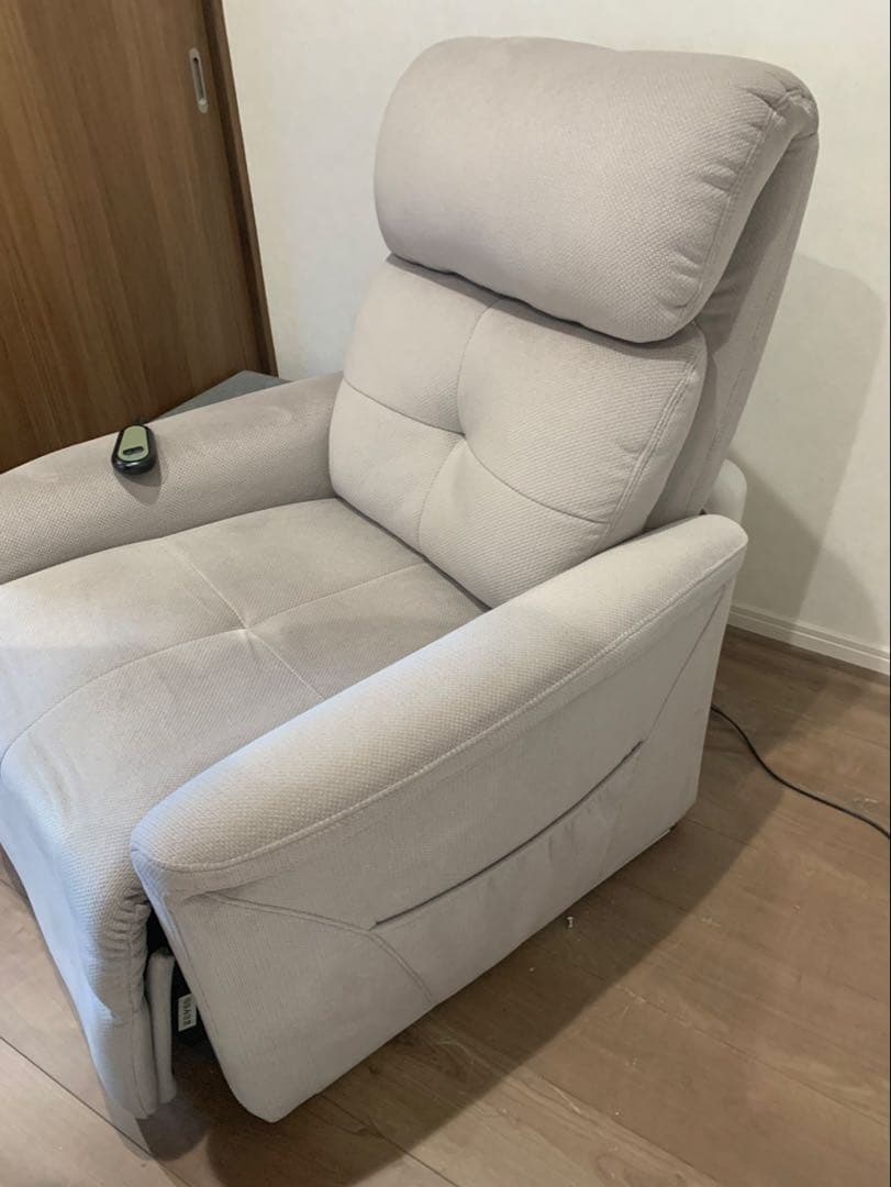 【ニトリ】電動リクライニング機能付きライトグレーソファ