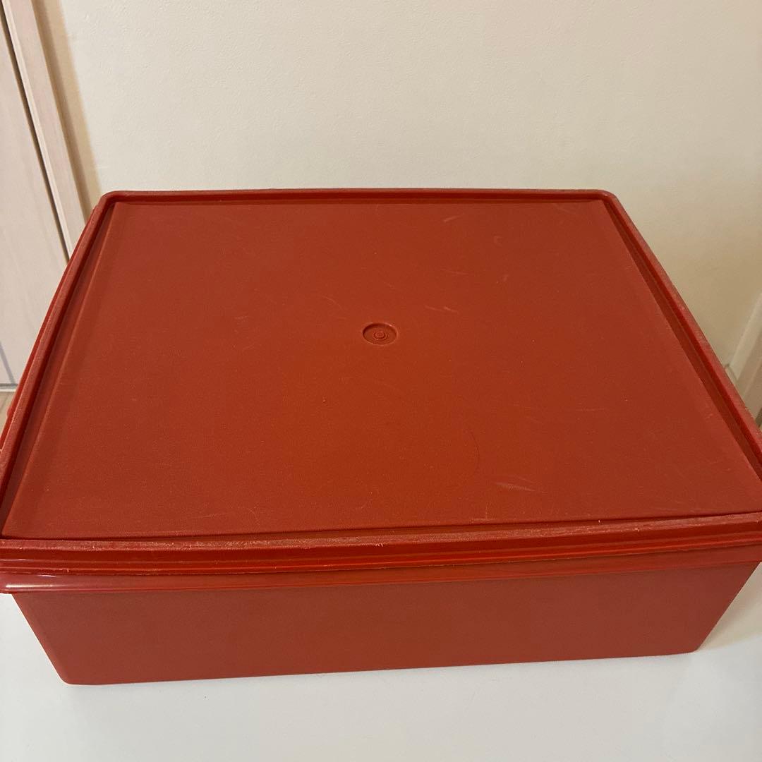 タッパーウエア。収納ボックス 3個セット ピンク。シュウ色。