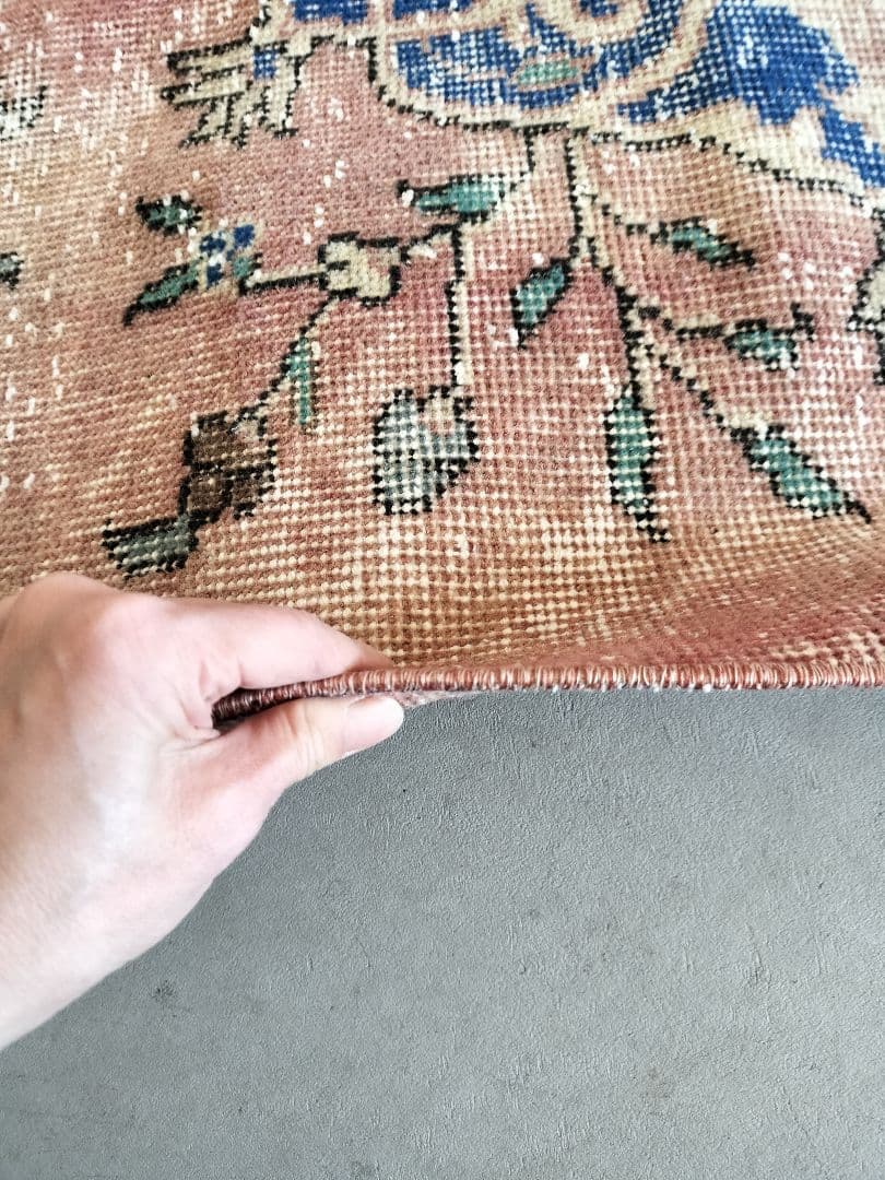 シャビーなローズピンクとロイヤルブルー ヴィンテージトルコラグNo.754